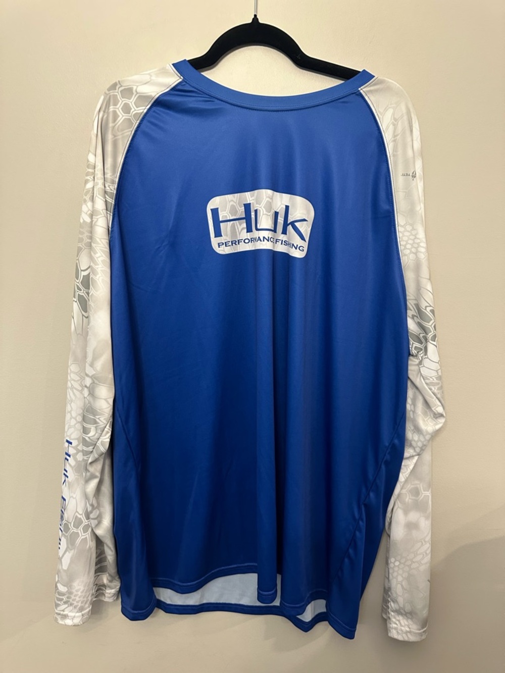 Huk Performance Fishing Long Sleeve Shirt - Blue & White